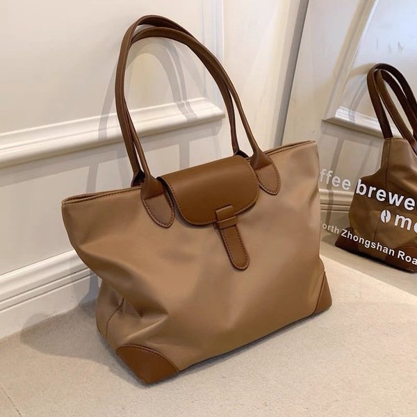 Women's large-capacity nylon shoulder and commuter tote bag, student class handbag